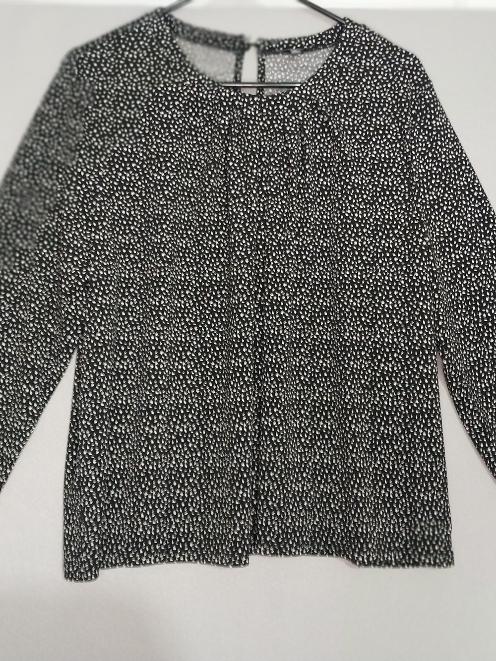 Adrianna Papell Black and White Dot-Print Long Sleeve Top - Picture 2 of 8